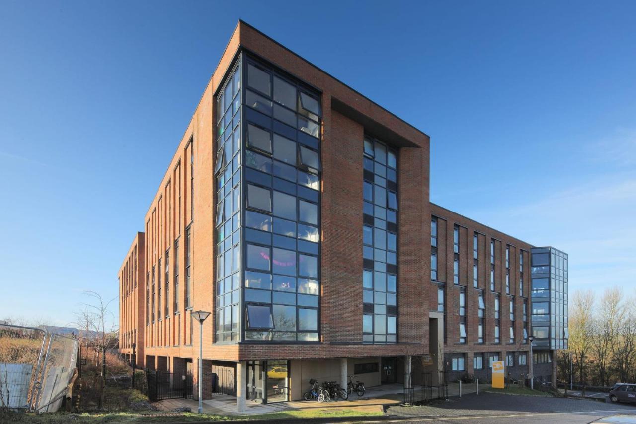 Student Only Riverside Way In Winchester Exterior foto